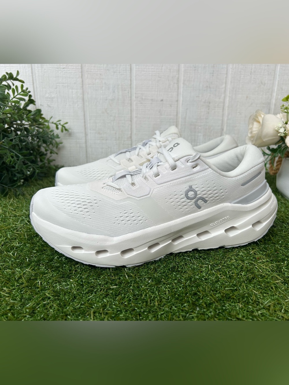 On Cloud Running Shoes -Frost | Glacier
Cloudrunner 3 women size 10 gently used - Picture 10 of 16